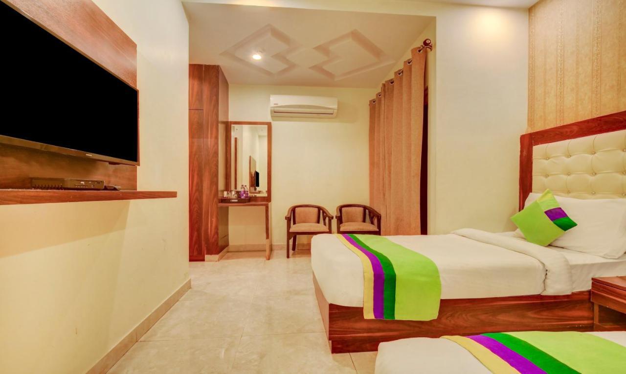Treebo G K Residency Near Dehradun Railway Station Hotel Kültér fotó